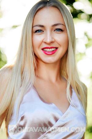 203067 - Elena Age: 31 - Ukraine