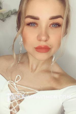 206454 - Alina Age: 28 - Russia