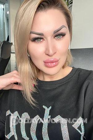 209123 - Irina Age: 33 - Ukraine