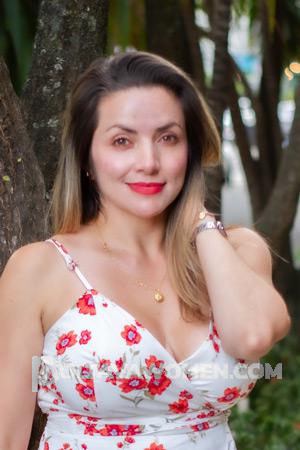 212033 - Ingrid Age: 39 - Colombia