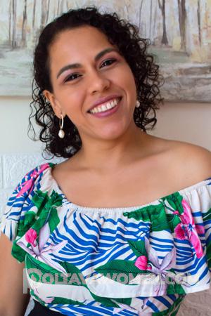 213997 - Angela Age: 36 - Peru