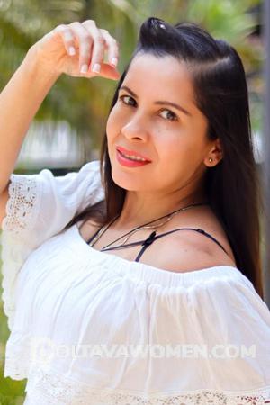 218132 - Lucero Age: 42 - Colombia