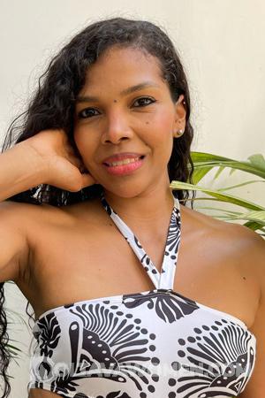 218188 - Karina Age: 37 - Colombia