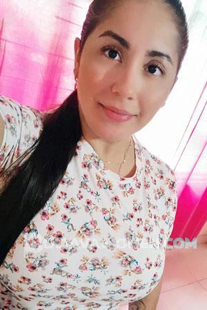 220219 - Xinia Age: 32 - Costa Rica