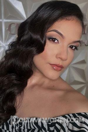 223714 - Laura Age: 22 - Colombia