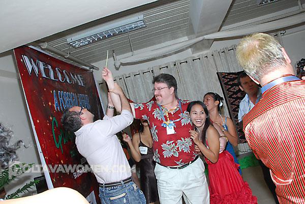 young-filipino-women-041