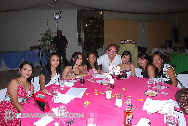 young-filipino-women-083