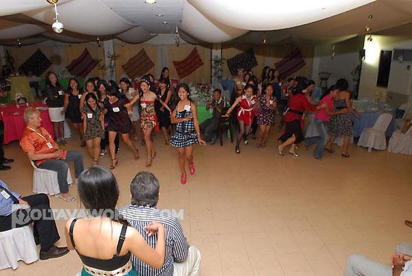 young-filipino-women-092